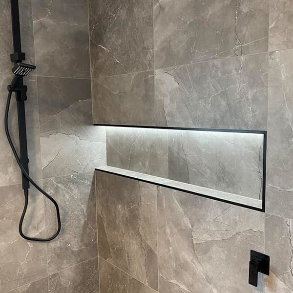 bathroom-niche-strip-lighting