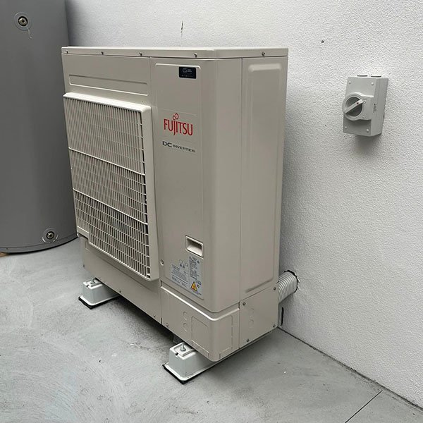 fujitsu-reverse-cycle-air-conditioning-system